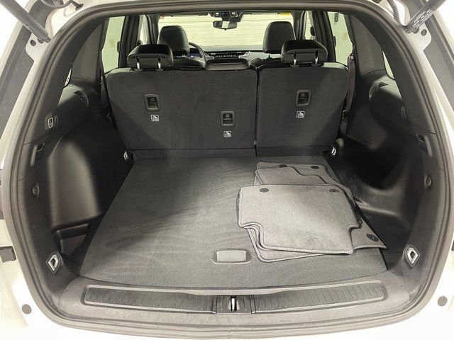 Used 2024 Jeep Grand Cherokee Altitude image 28