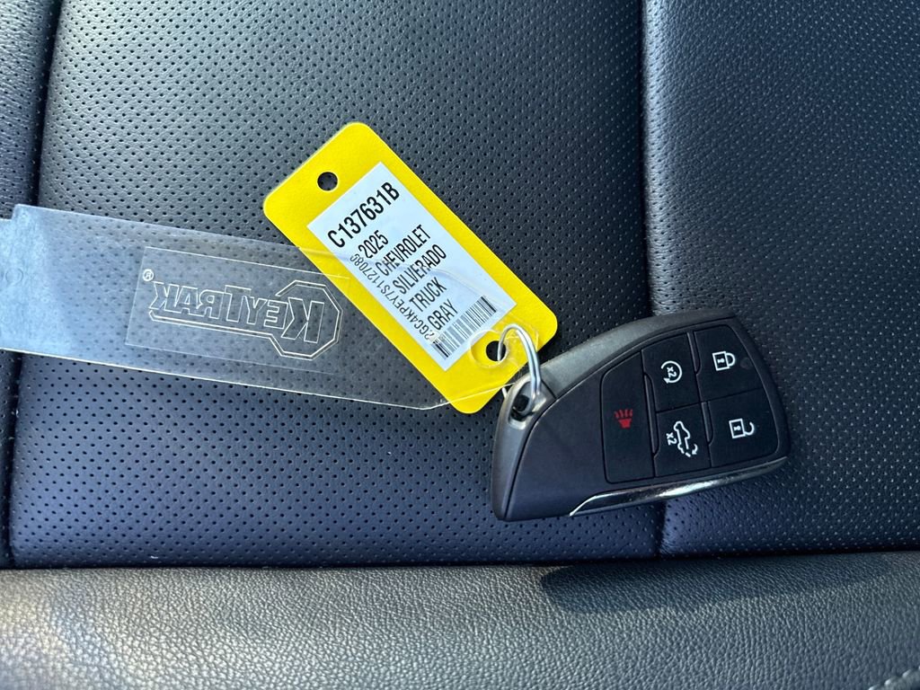 Used 2025 Chevrolet Silverado 2500 LTZ w/ LTZ Premium Package image 30