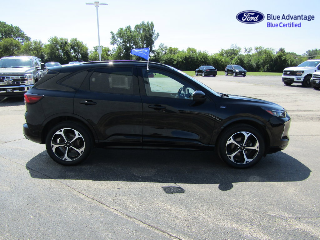 Used 2023 Ford Escape ST-Line Elite w/ Premium Technology Package AWD/4WD image 10