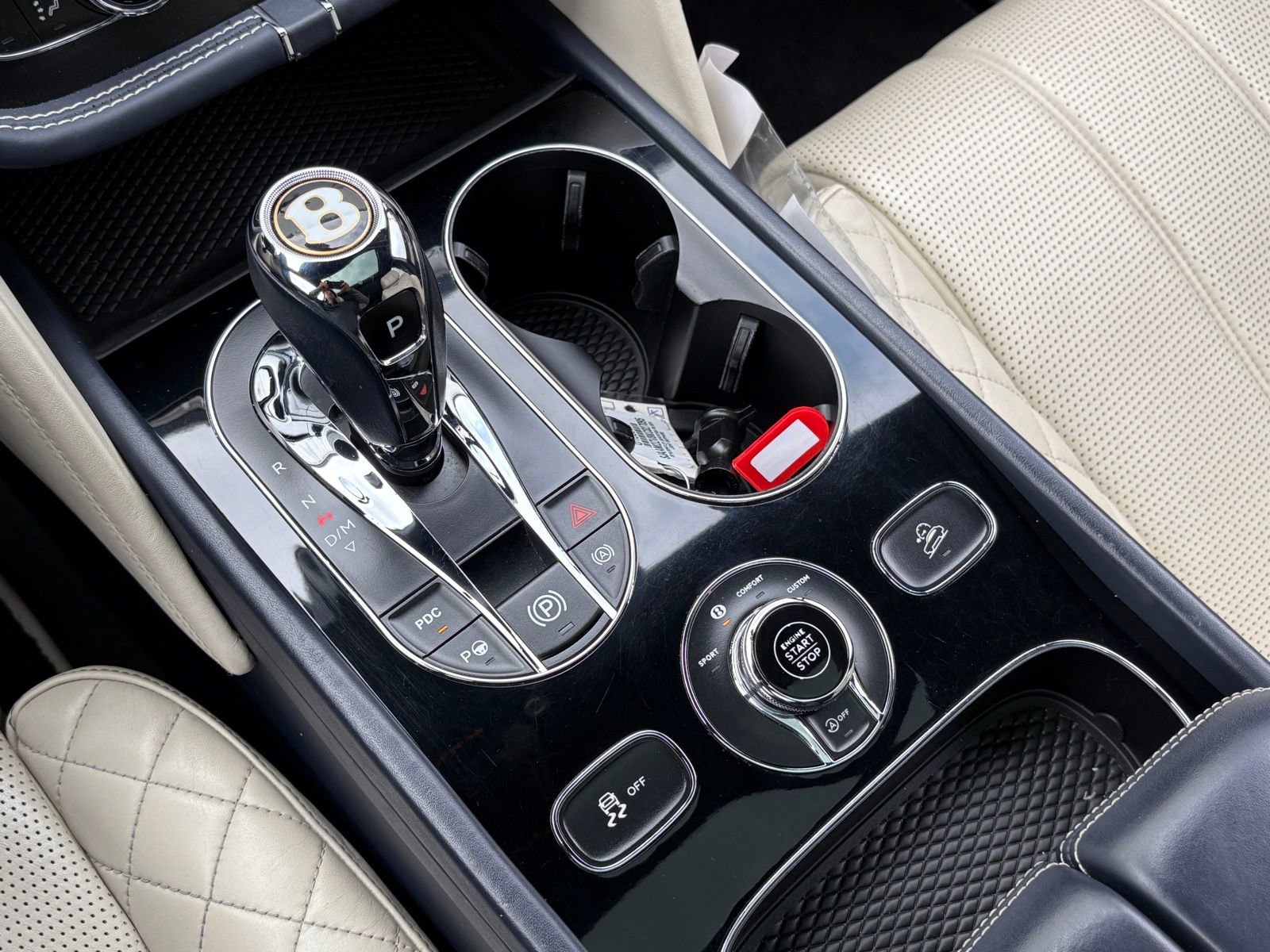 Used 2019 Bentley Bentayga AWD/4WD image 23