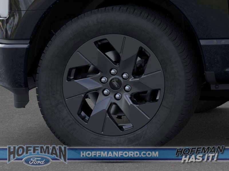 New 2023 Ford F150 Lightning Lariat image 19
