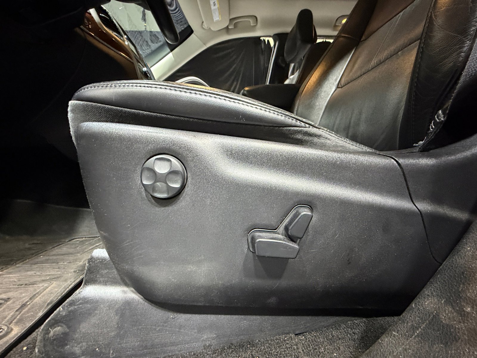 Used 2012 Jeep Grand Cherokee Limited image 14