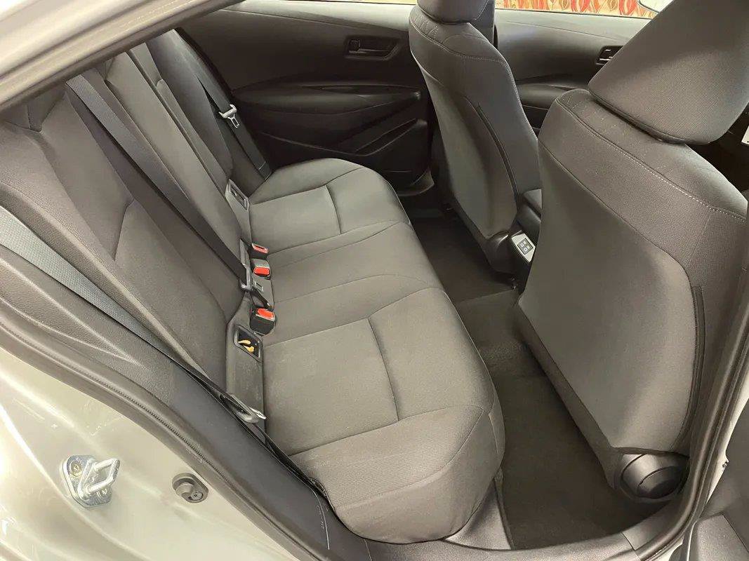 Used 2025 Toyota Corolla LE FWD image 28