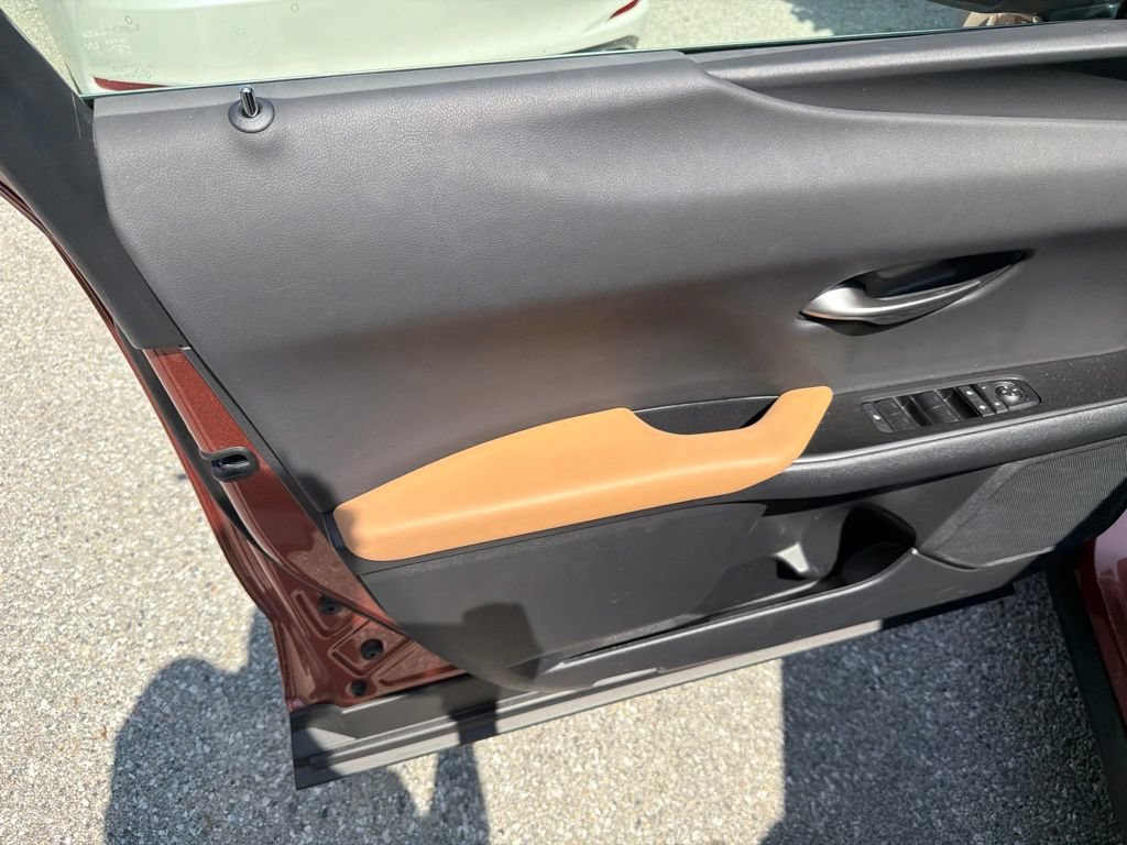 Certified 2025 Lexus UX 300h AWD w/ Accessory Package (Z1) image 30