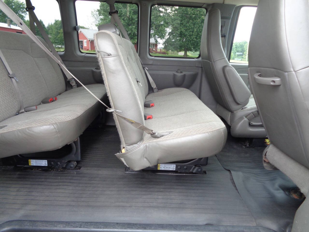 Used 2019 Chevrolet Express 3500 LS RWD image 22