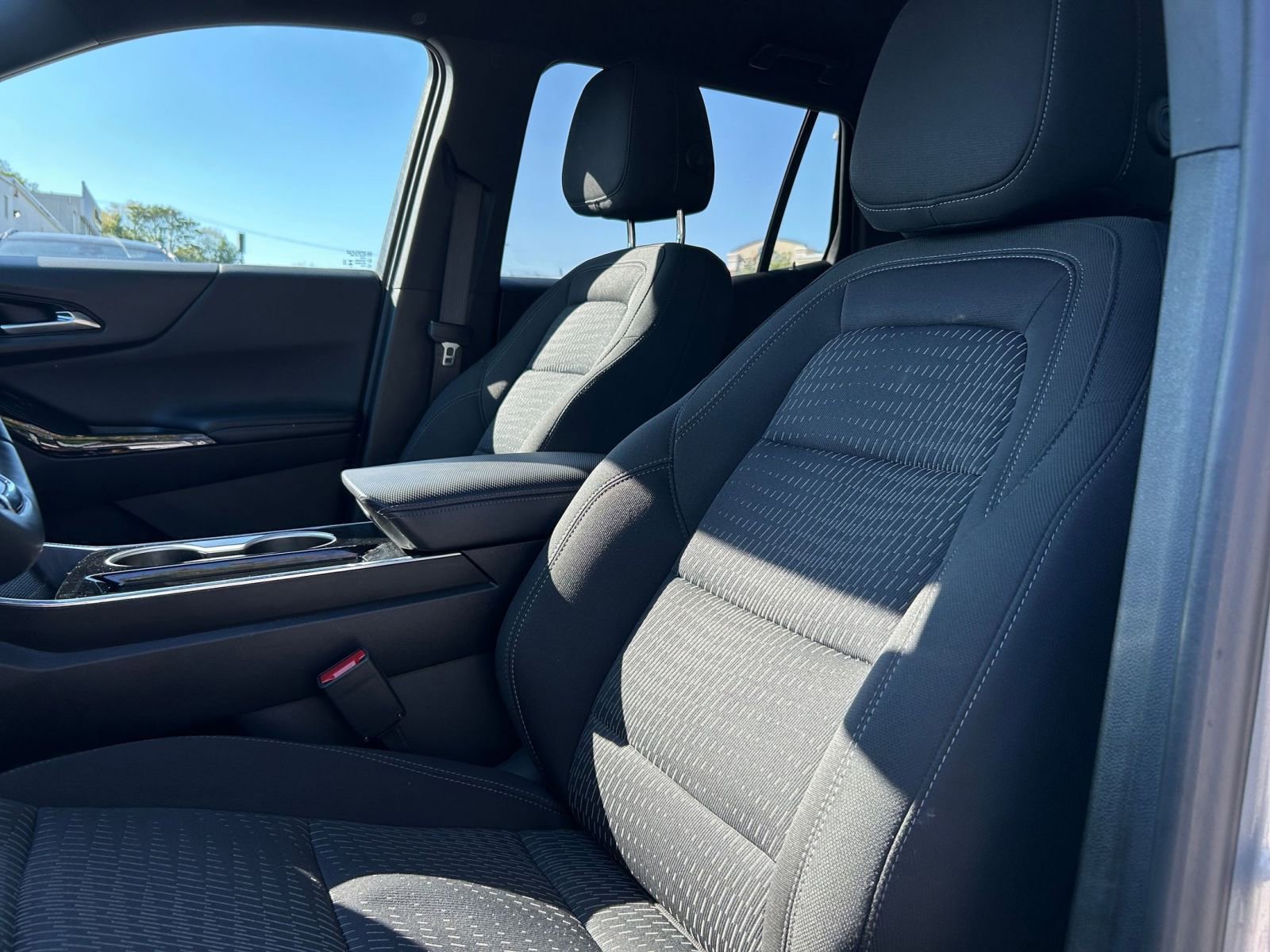 Used 2025 Chevrolet Equinox LT FWD image 31