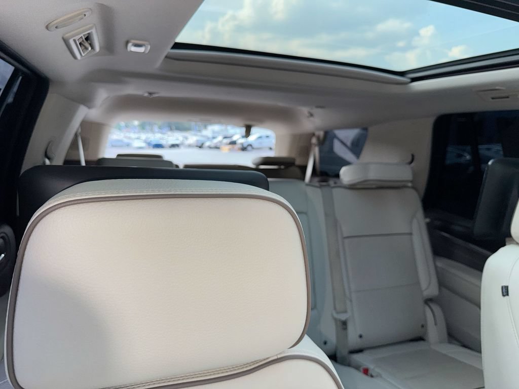 Used 2023 GMC Yukon Denali RWD image 33