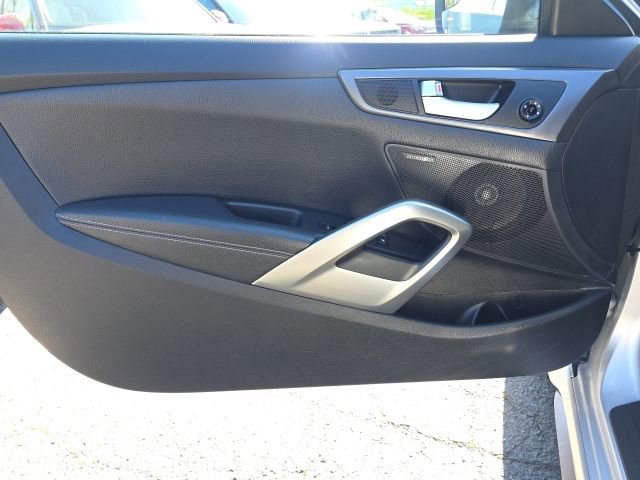 Used 2016 Hyundai Veloster Turbo image 8