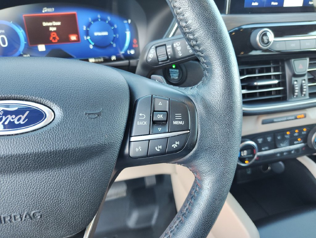 Used 2020 Ford Escape Titanium AWD/4WD image 18