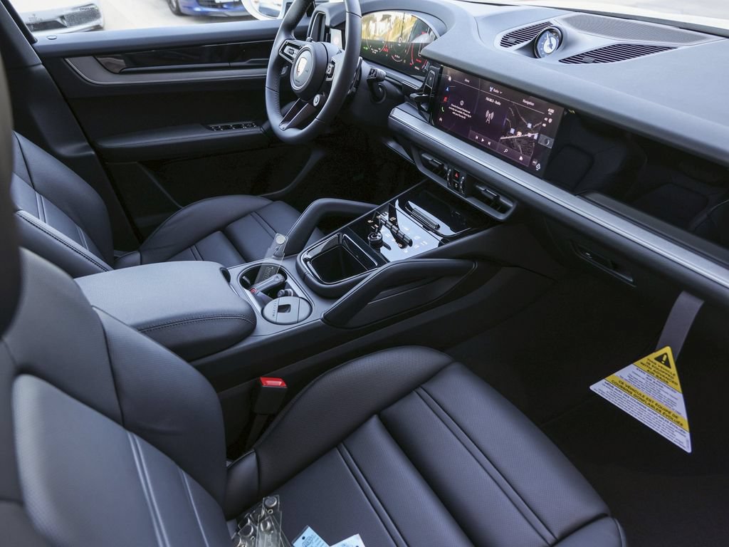 Certified 2026 Porsche Cayenne Coupe AWD/4WD image 37