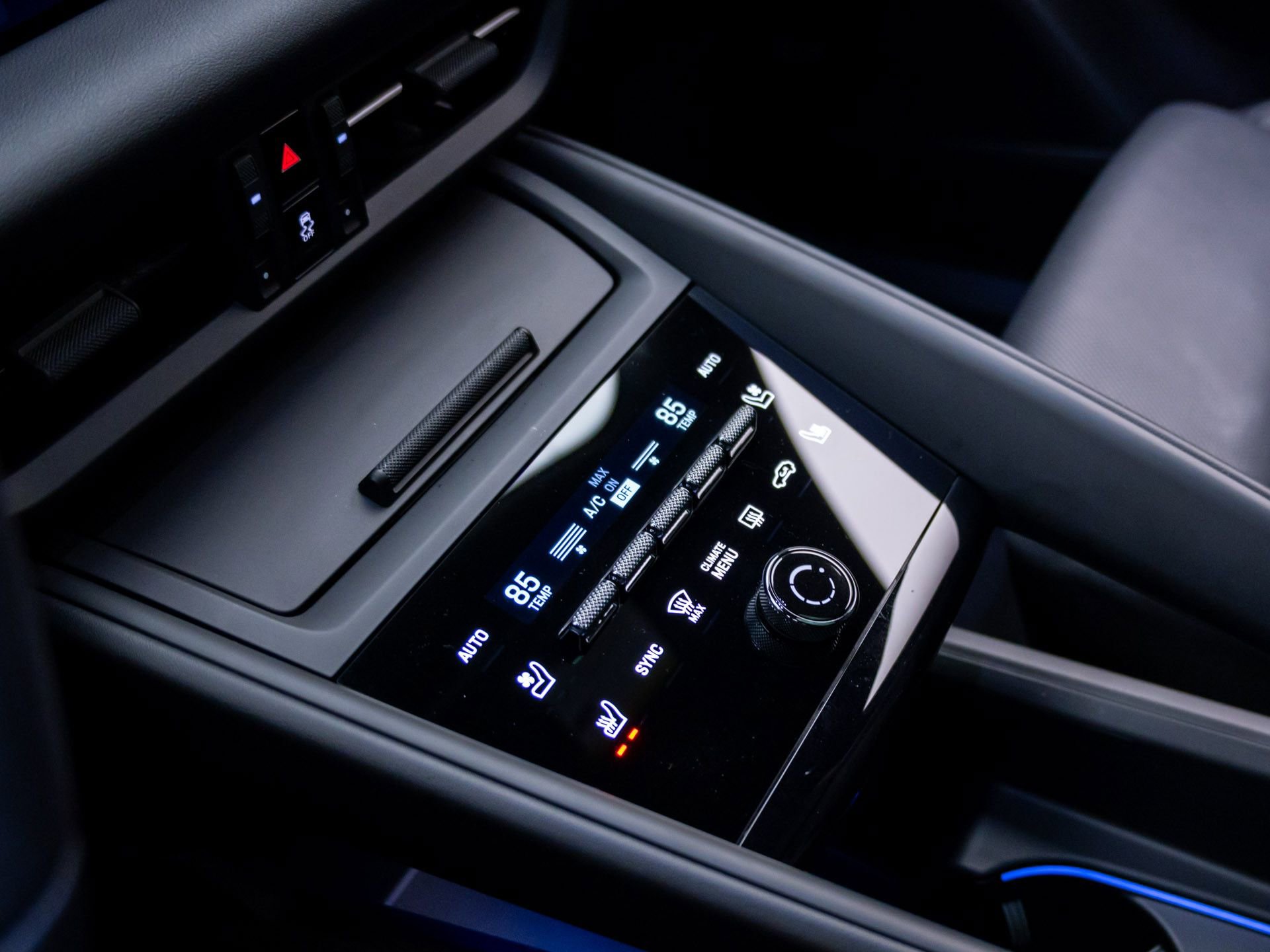 Certified 2024 Porsche Macan 4 Electric image 13