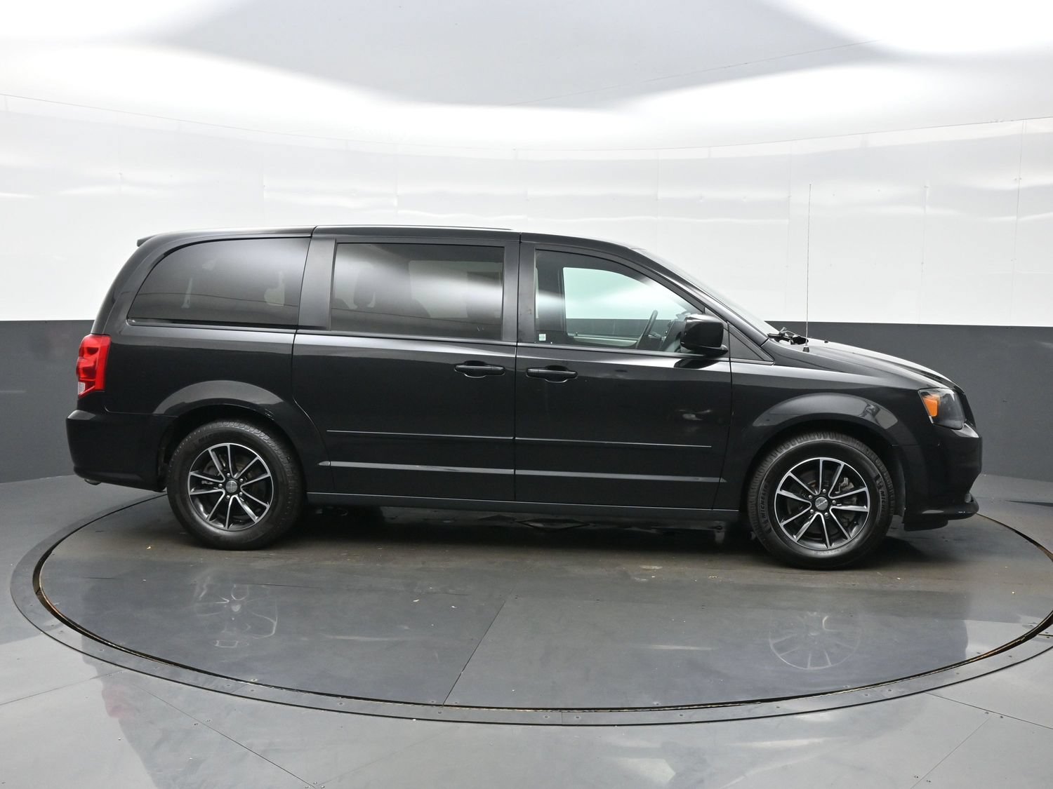 Used 2017 Dodge Grand Caravan GT FWD image 7