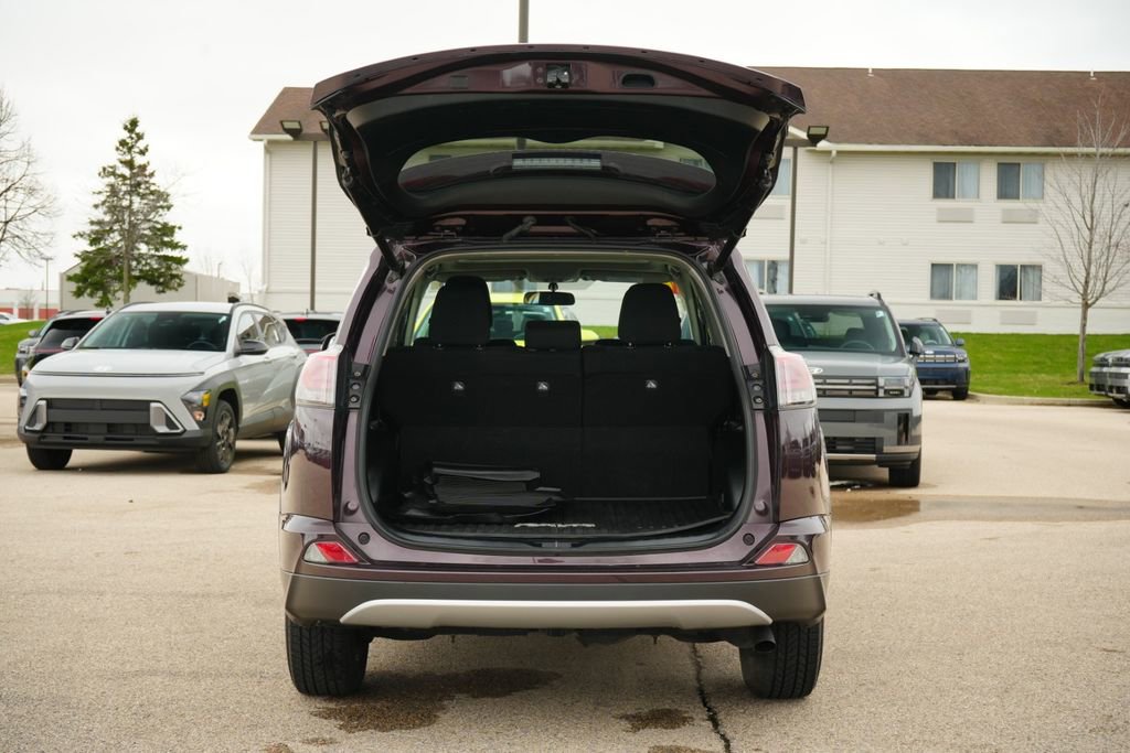 Used 2016 Toyota RAV4 XLE image 11