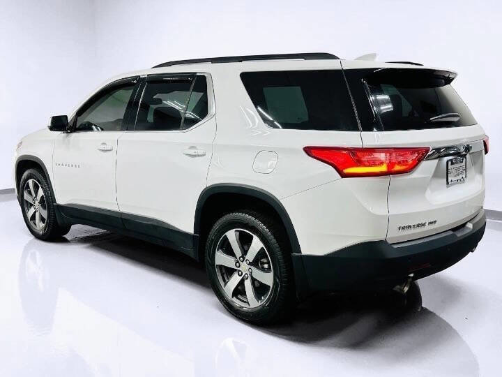 Used 2020 Chevrolet Traverse LT w/ LT Premium Package AWD/4WD image 5