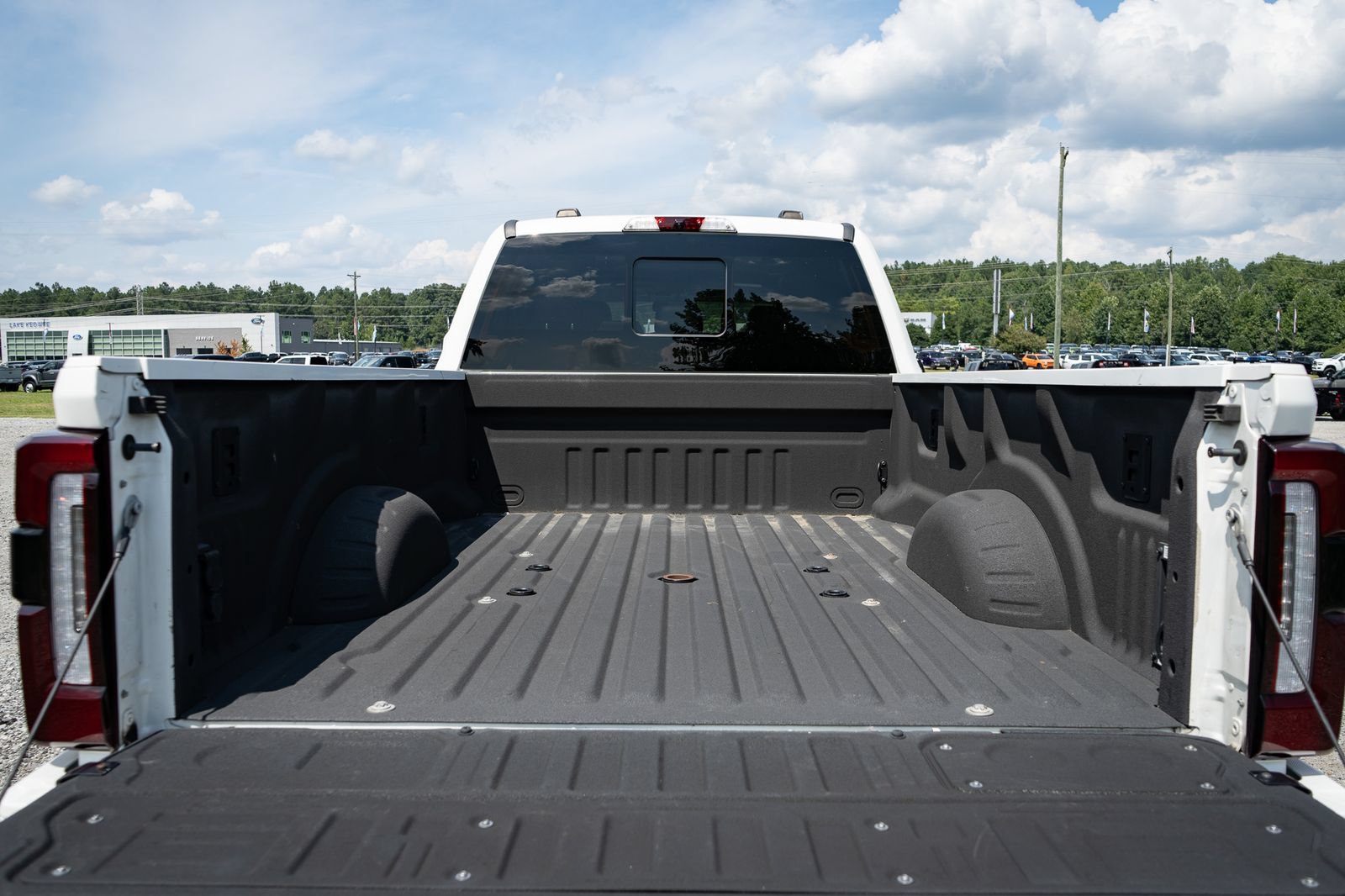 Used 2024 Ford F450 Platinum w/ FX4 Off-Road Package AWD/4WD image 24