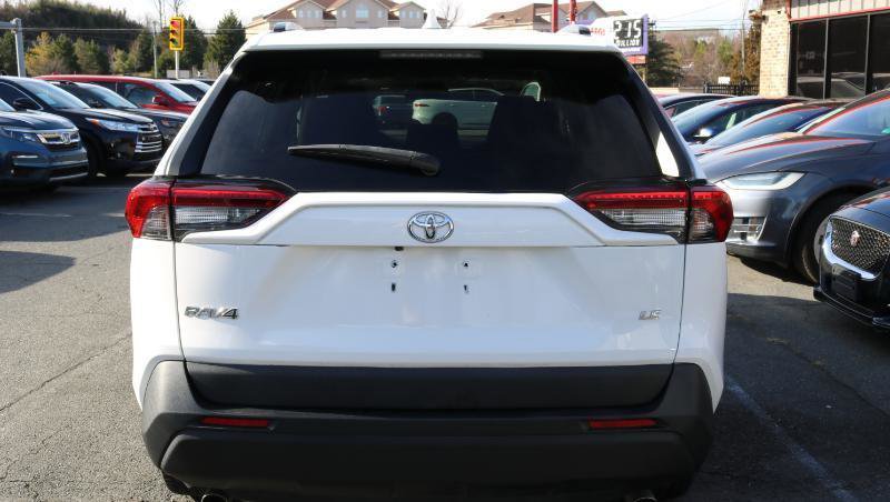 Used 2021 Toyota RAV4 LE image 7