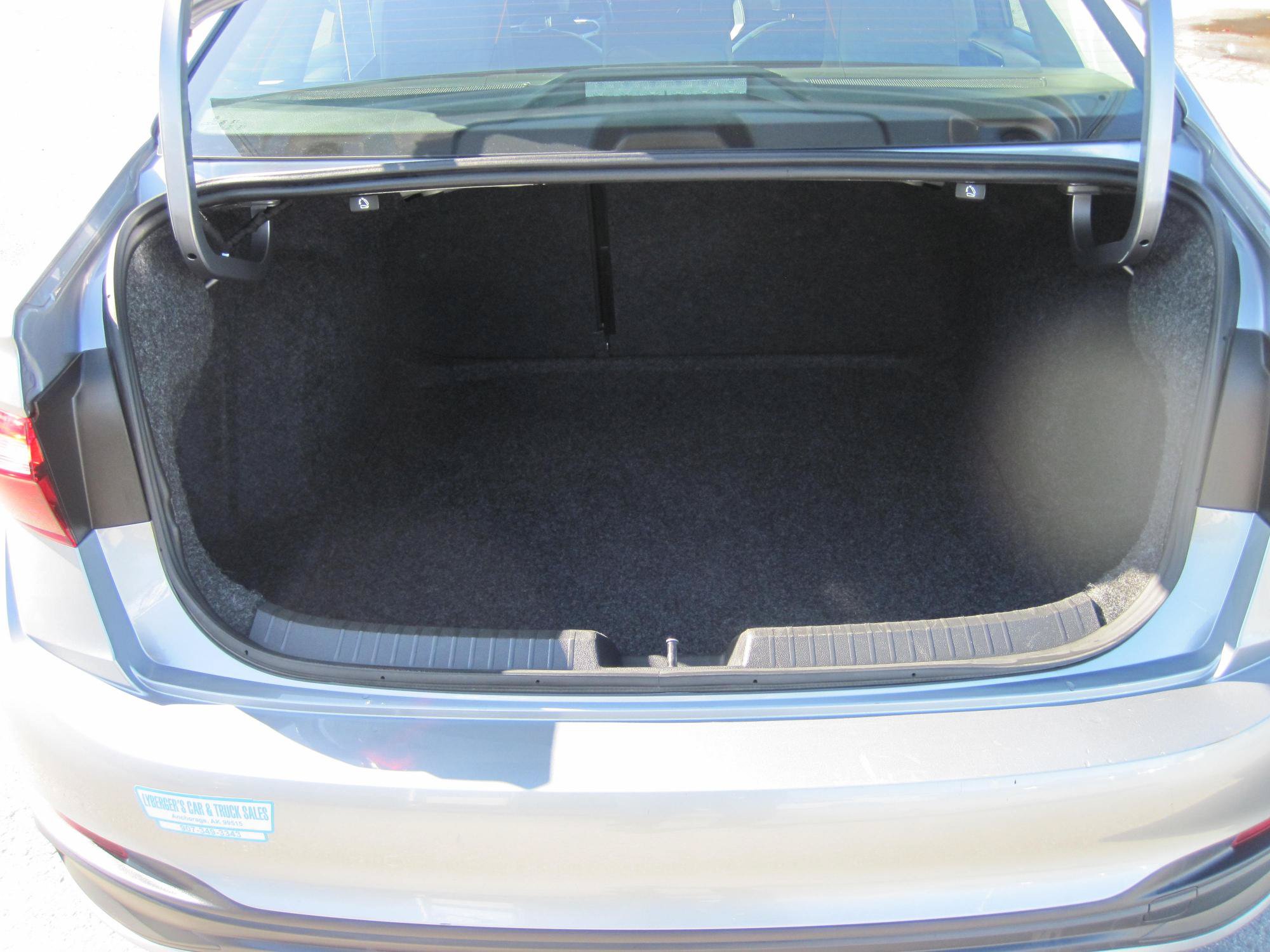 Used 2024 Volkswagen Jetta SE FWD image 6