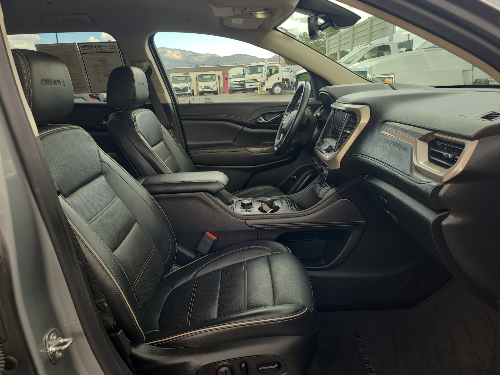 Used 2023 GMC Acadia Denali FWD image 29