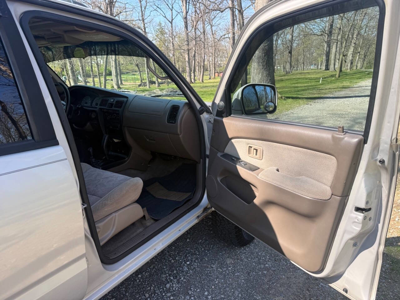 Used 2000 Toyota 4Runner SR5 AWD/4WD image 35