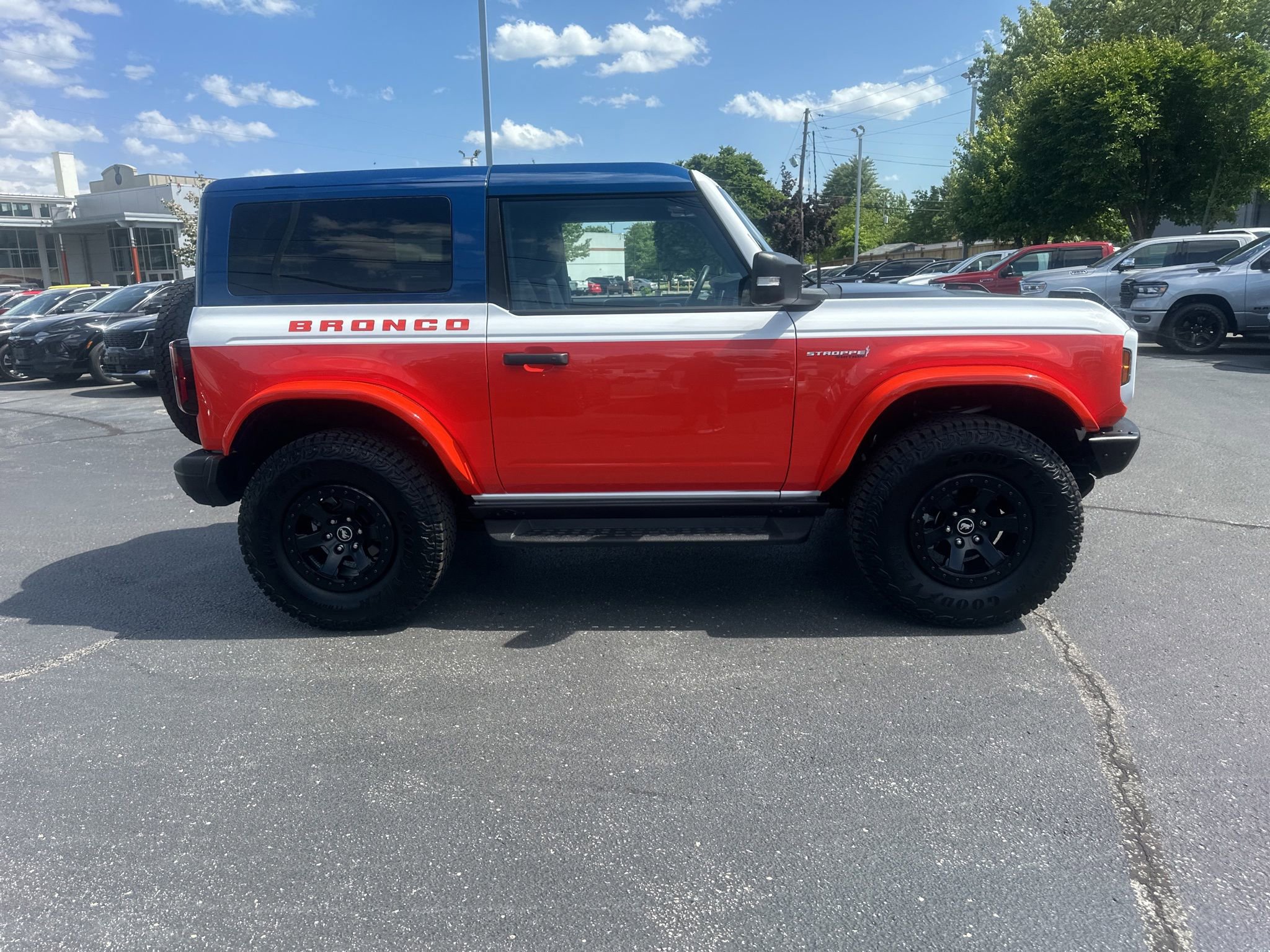 Used 2025 Ford Bronco Stroppe Edition AWD/4WD image 4