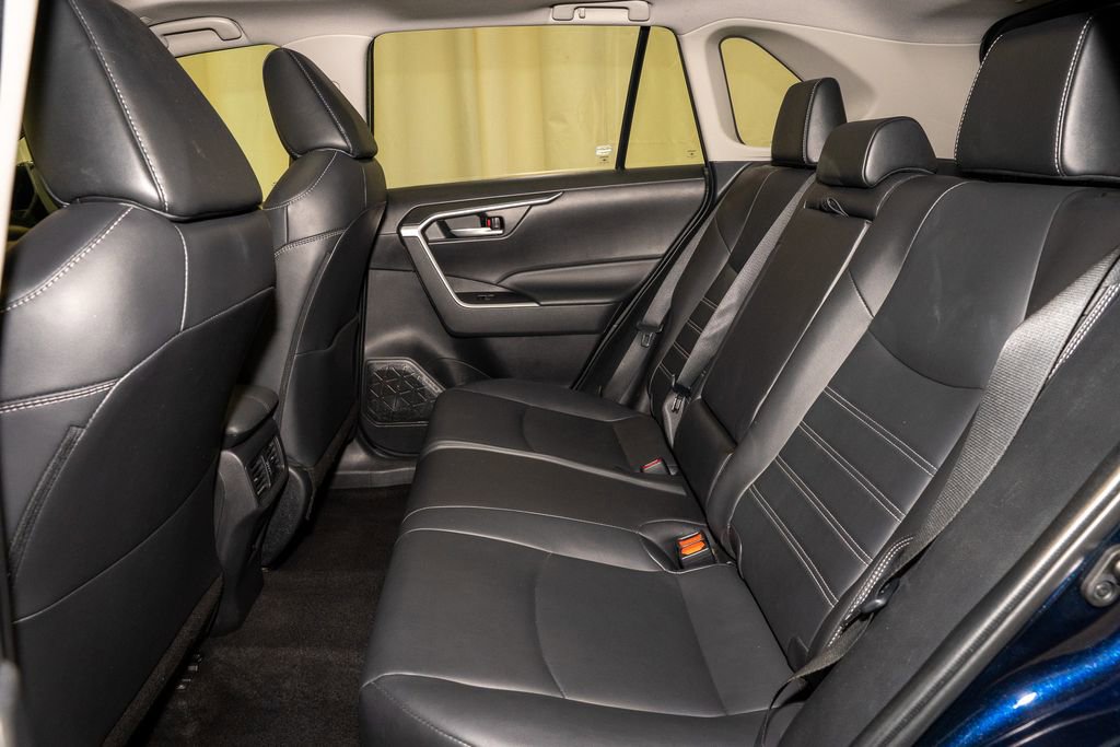 Used 2023 Toyota RAV4 XLE Premium image 8