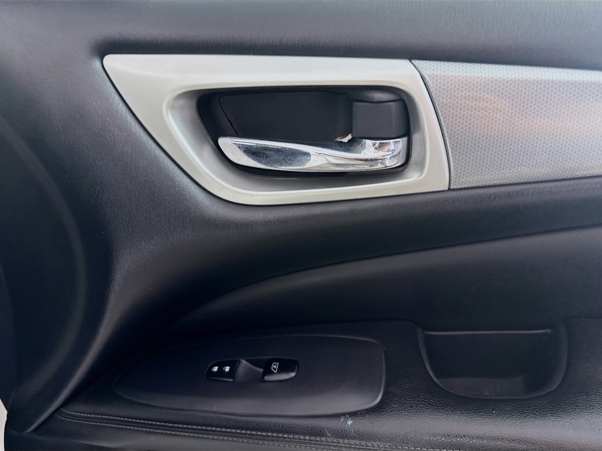 Used 2019 Nissan Pathfinder SL FWD image 31