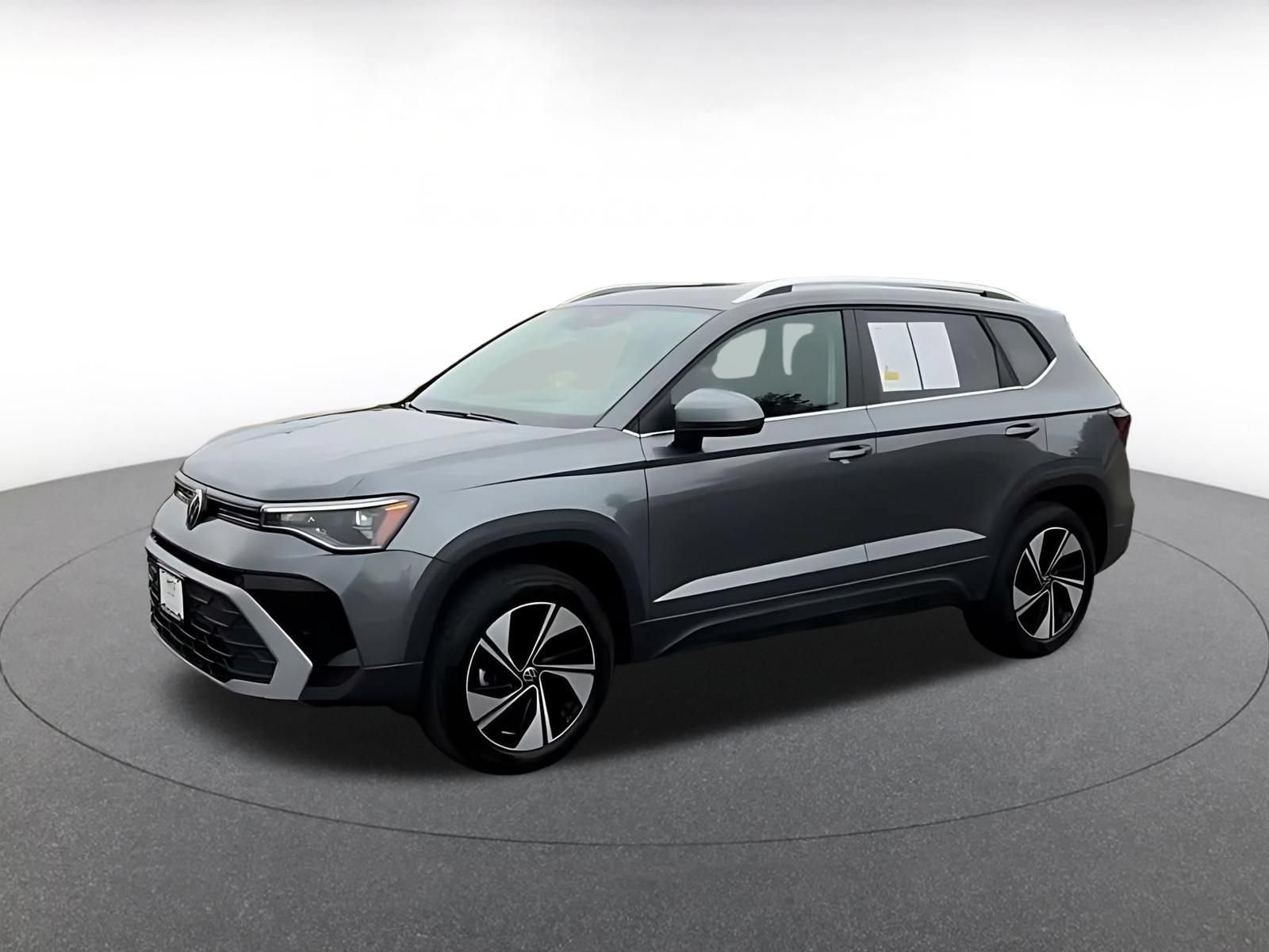Used 2026 Volkswagen Taos SE AWD/4WD image 6