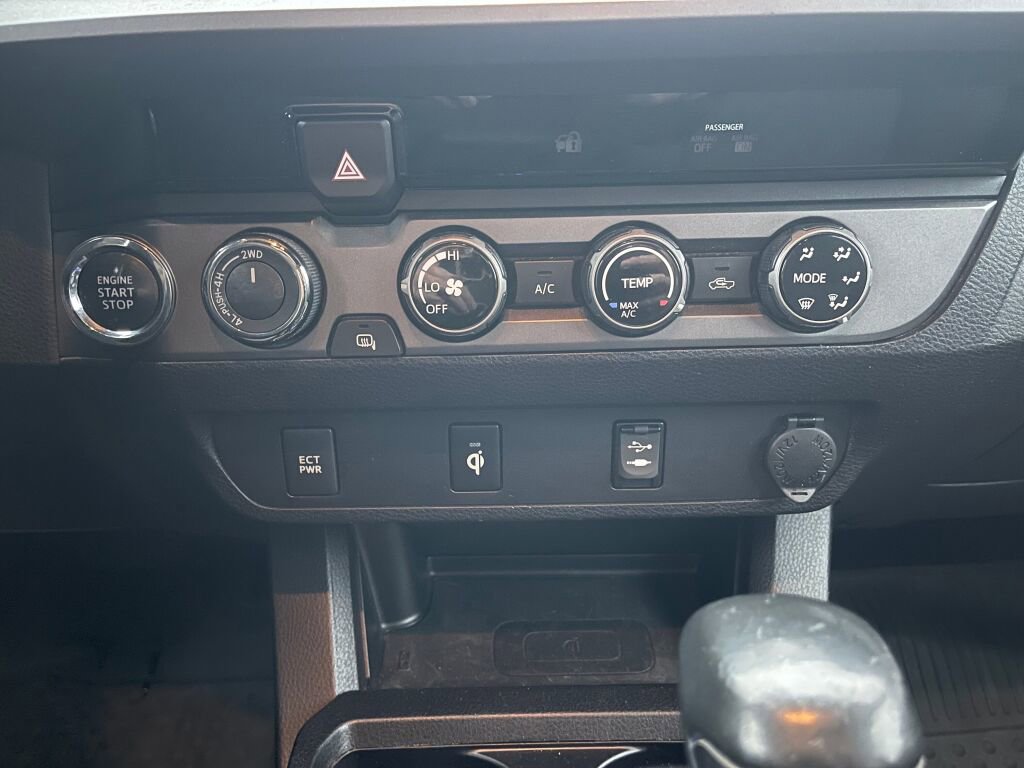 Used 2016 Toyota Tacoma TRD Off-Road w/ Towing Package image 10