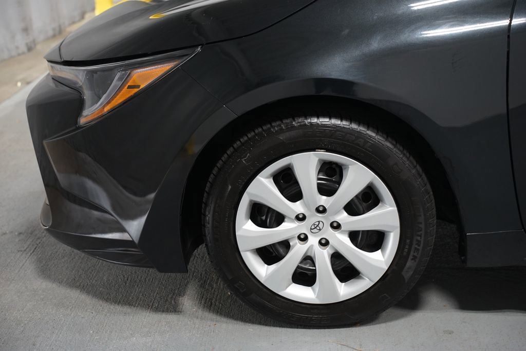 Certified 2021 Toyota Corolla LE image 5