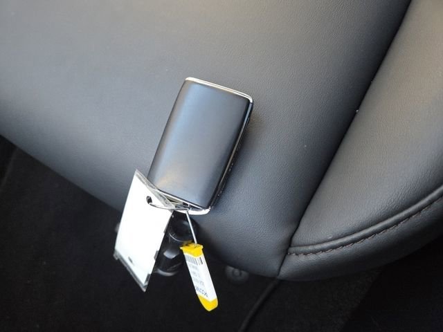 Used 2025 MAZDA MAZDA3 s image 34