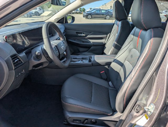 New 2026 Nissan Sentra SR w/ SR Premium Package FWD image 11