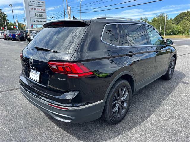 Used 2022 Volkswagen Tiguan SE image 3