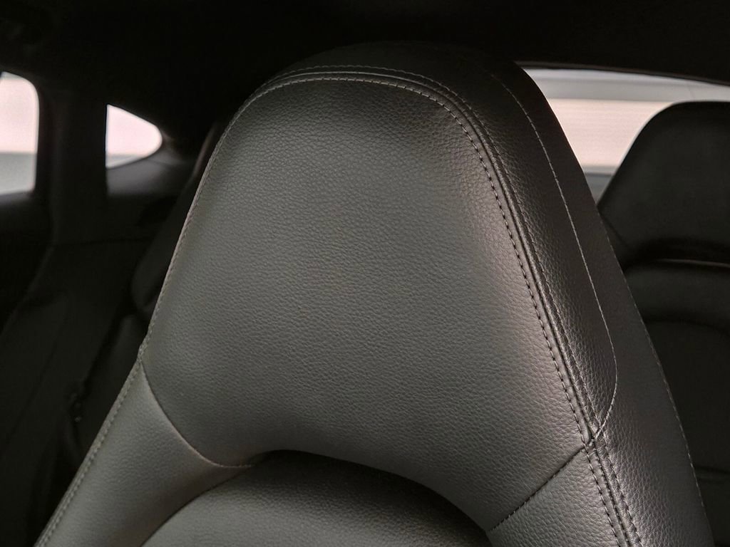 Used 2020 Porsche Panamera 4 image 38