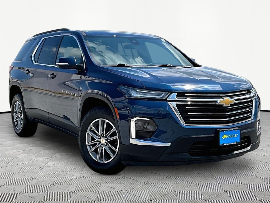 Used 2023 Chevrolet Traverse LT w/ LPO, Floor Liner Package AWD/4WD image 1