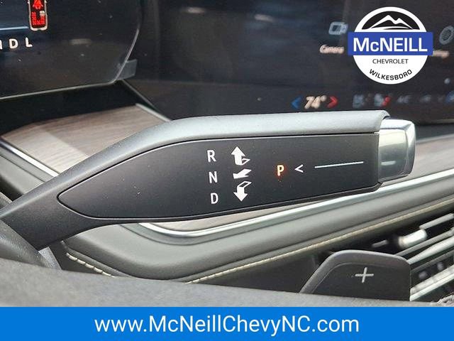 New 2026 Chevrolet Suburban Premier image 7