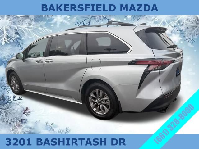 Used 2021 Toyota Sienna XLE image 3