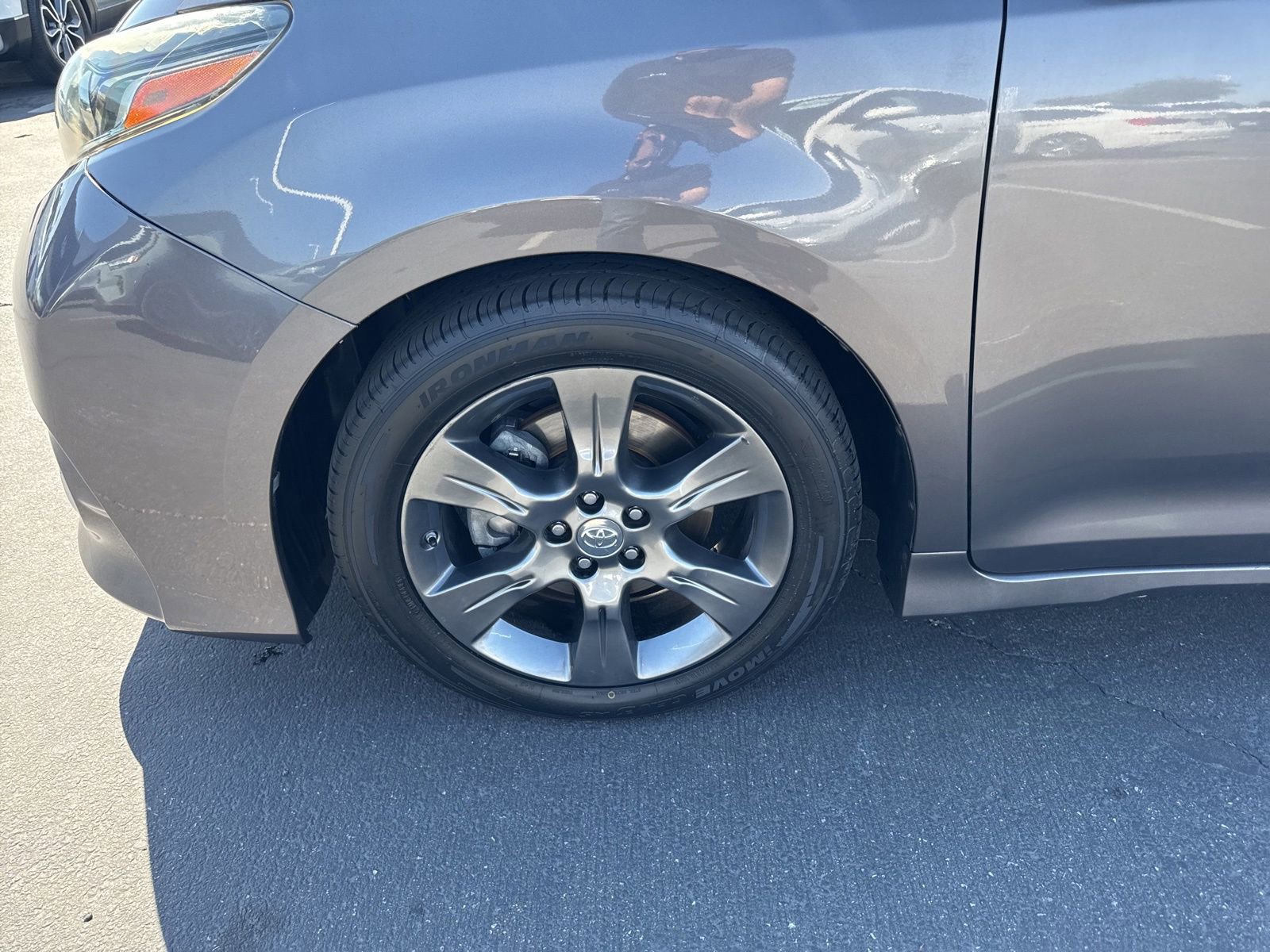 Used 2016 Toyota Sienna SE FWD image 10