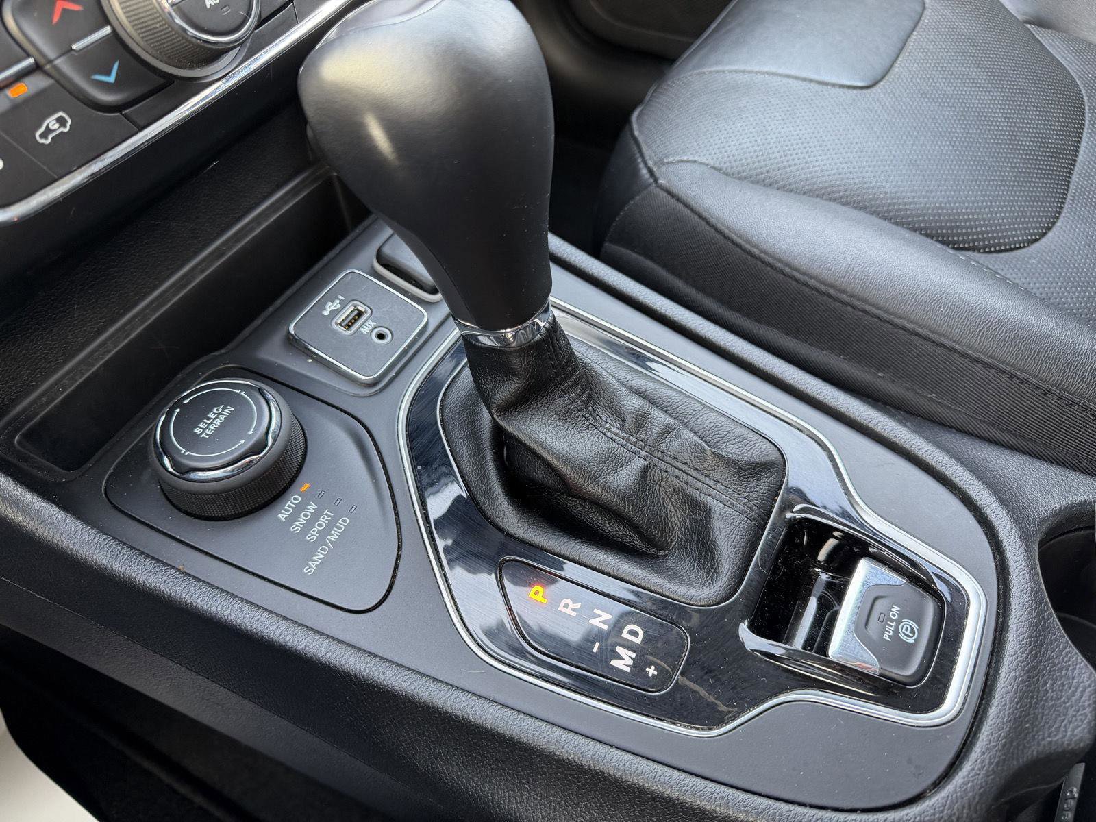 Used 2020 Jeep Cherokee Limited image 14