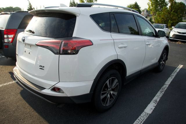 Used 2018 Toyota RAV4 XLE w/ Plus Extra Value Package AWD/4WD image 7