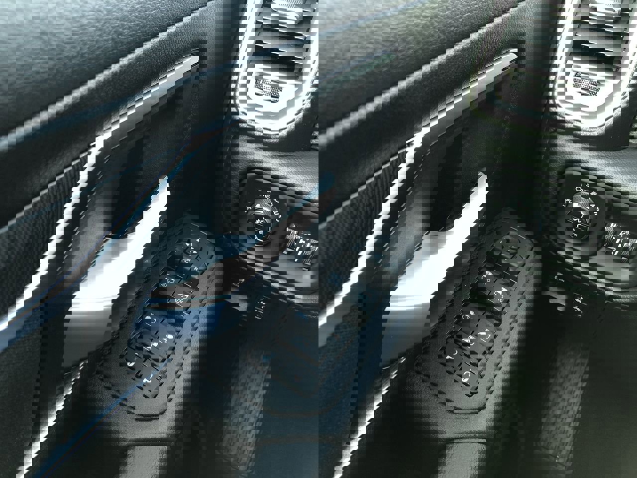 New 2026 RAM 1500 4x4 Crew Cab image 12