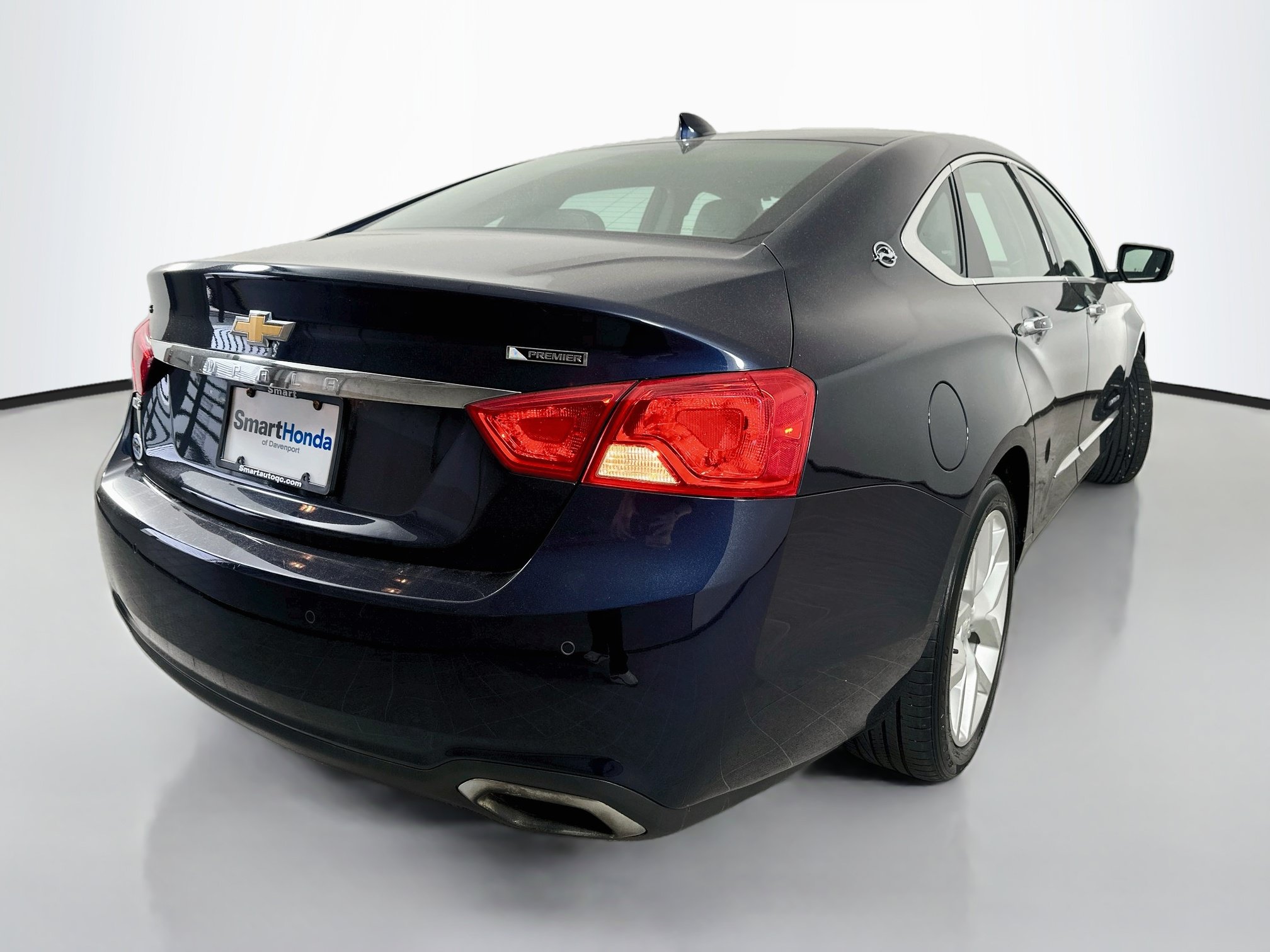 Used 2017 Chevrolet Impala Premier w/ Enhanced Convenience Package FWD image 7