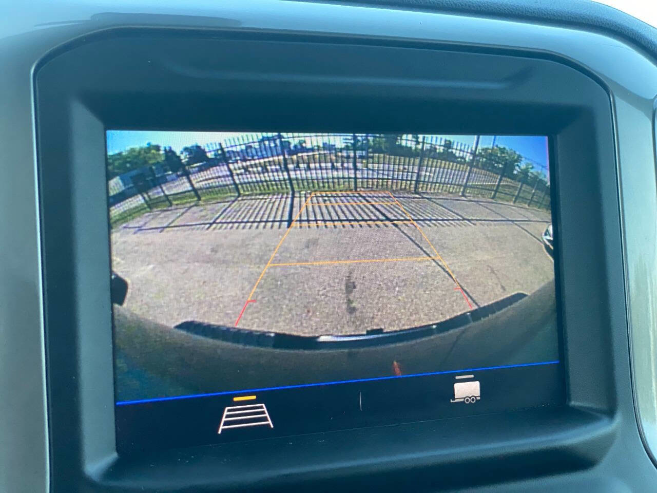 Used 2023 Chevrolet Silverado 2500 Custom w/ Custom Value Package image 16