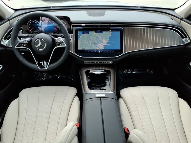 New 2026 Mercedes-Benz E 350 4MATIC Sedan image 4
