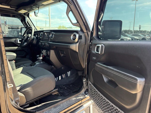 Used 2019 Jeep Wrangler Unlimited Sahara w/ Safety Group AWD/4WD image 43