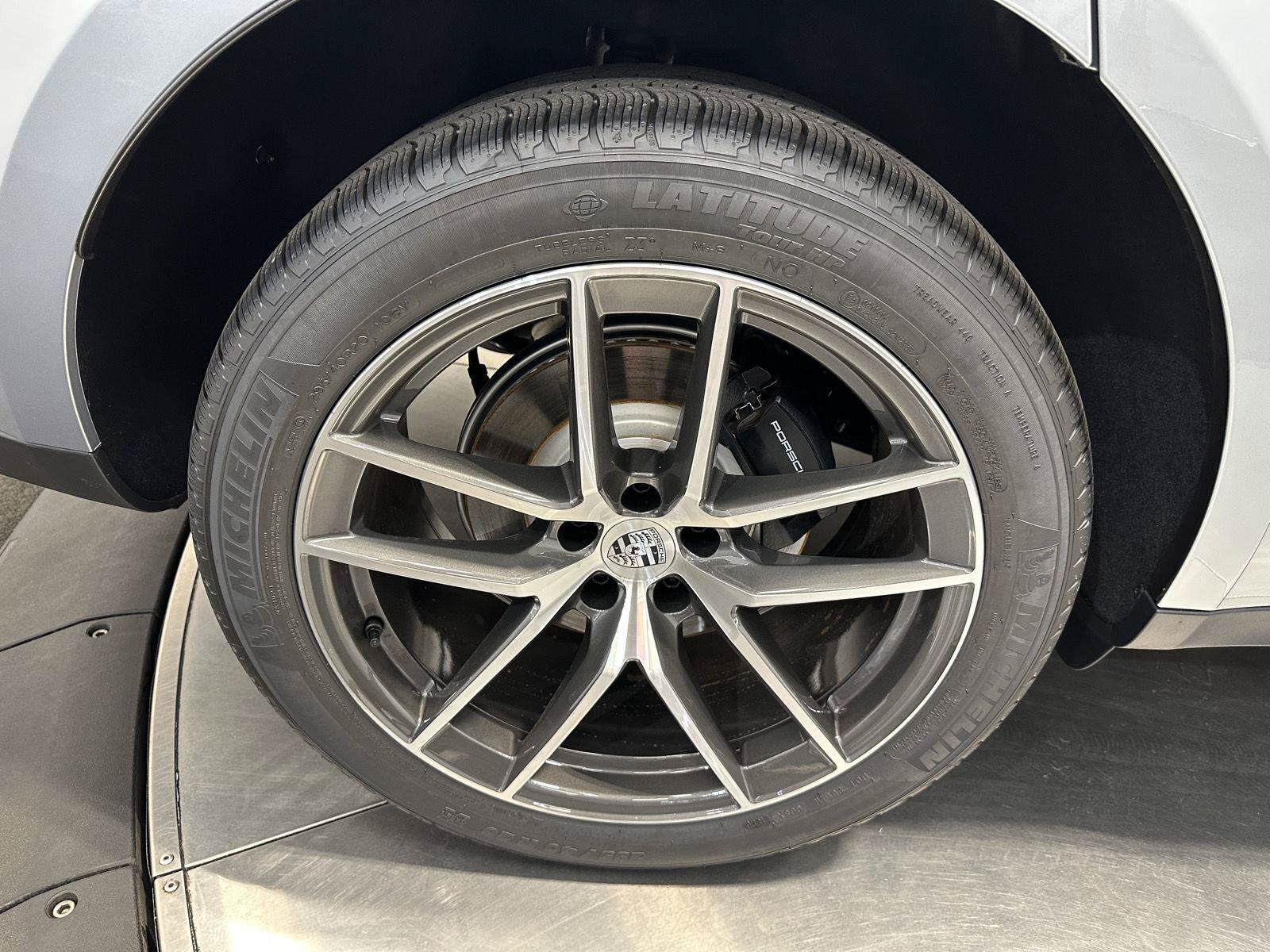 New 2026 Porsche Macan AWD/4WD image 13