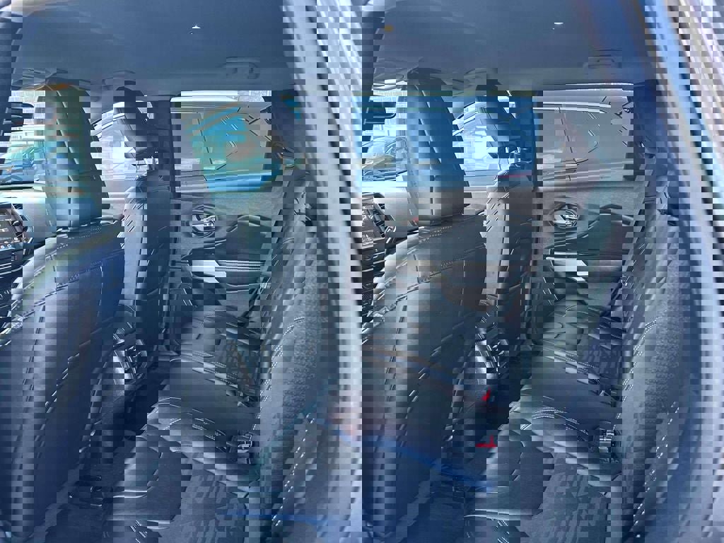 Used 2022 Jeep Cherokee Latitude w/ Trailer Tow Group image 10