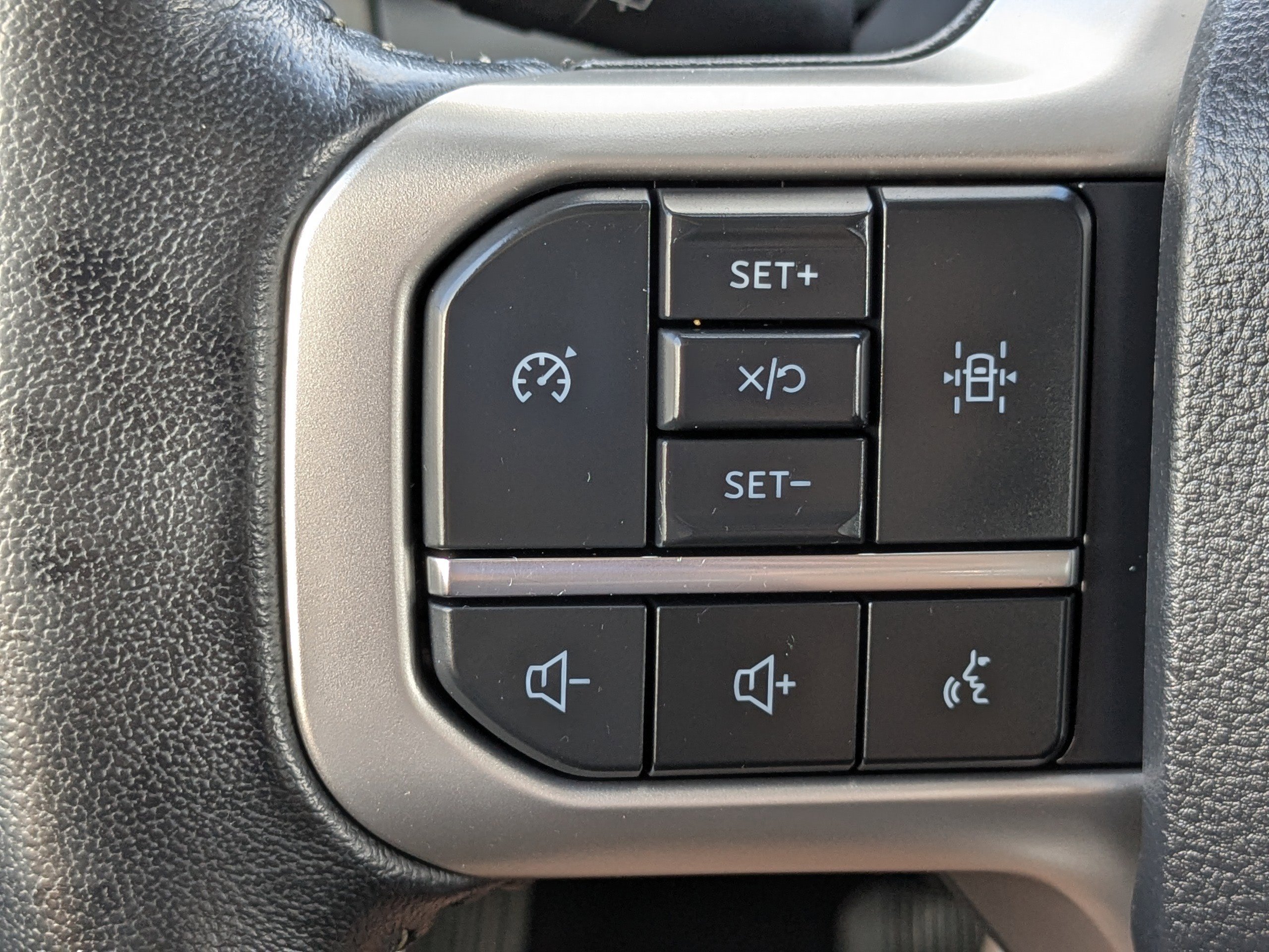 Used 2024 Ford Expedition Max XLT image 31