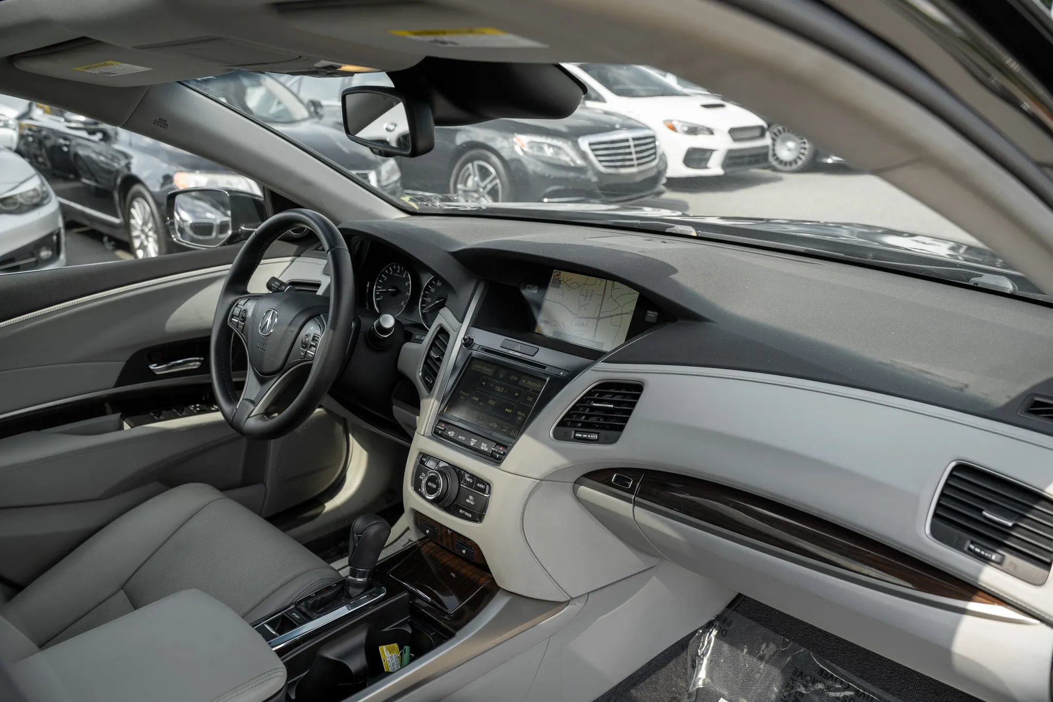 Used 2015 Acura RLX w/ Technology Package FWD image 12