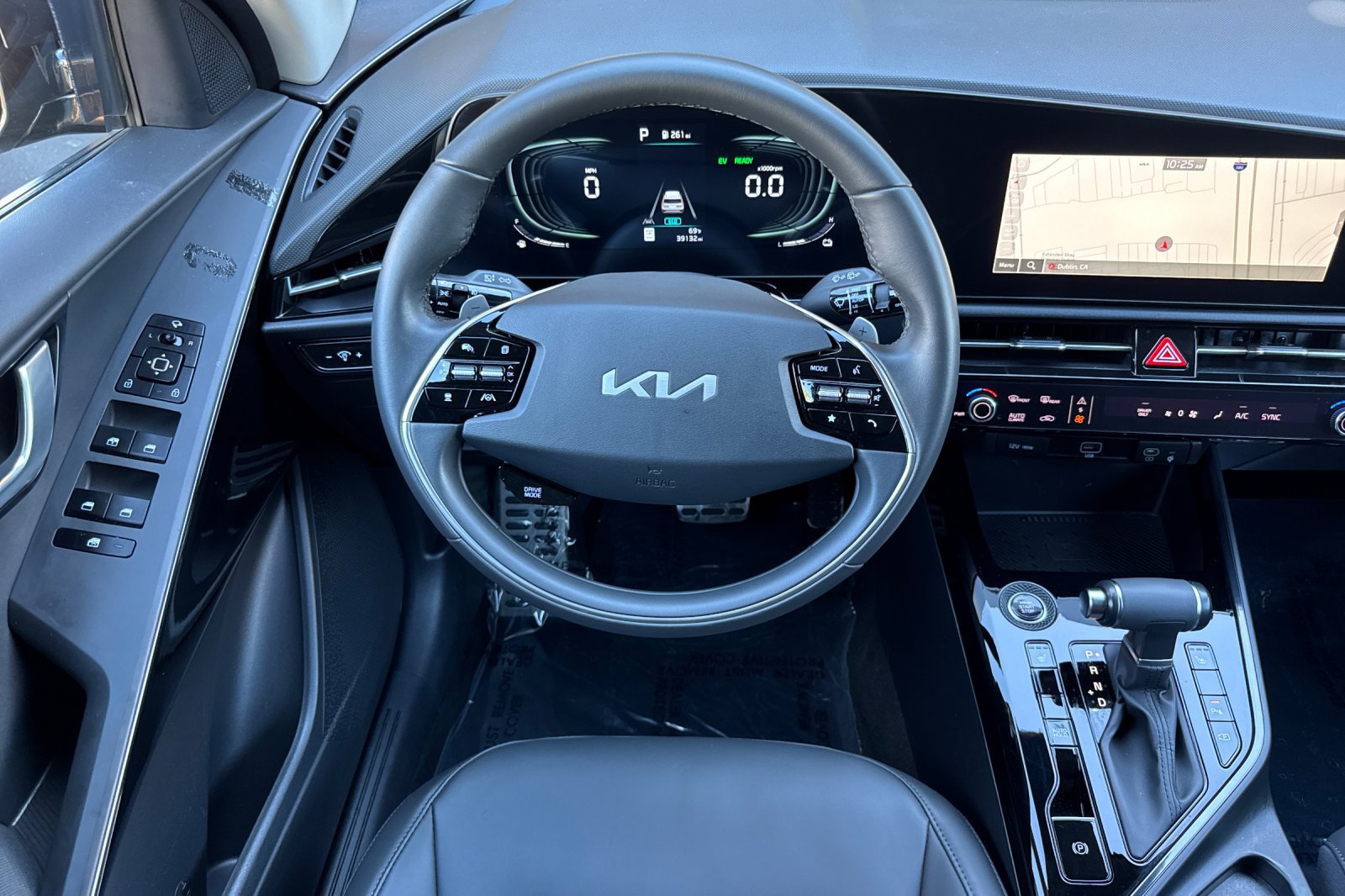 Used 2024 Kia Niro EX Touring FWD image 17