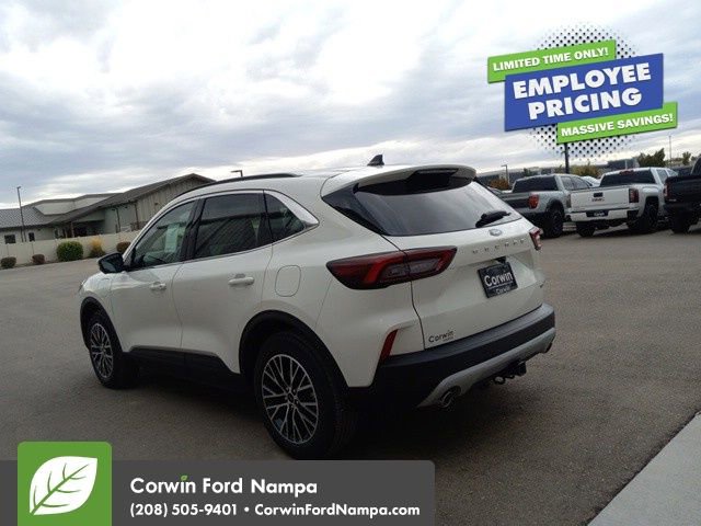 New 2025 Ford Escape SE w/ PHEV Premium Package FWD image 5